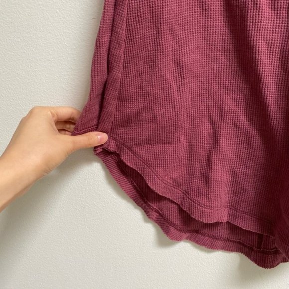 Hollister Thermal Embroidered Cold Shoulder Top XS - Picture 4 of 5